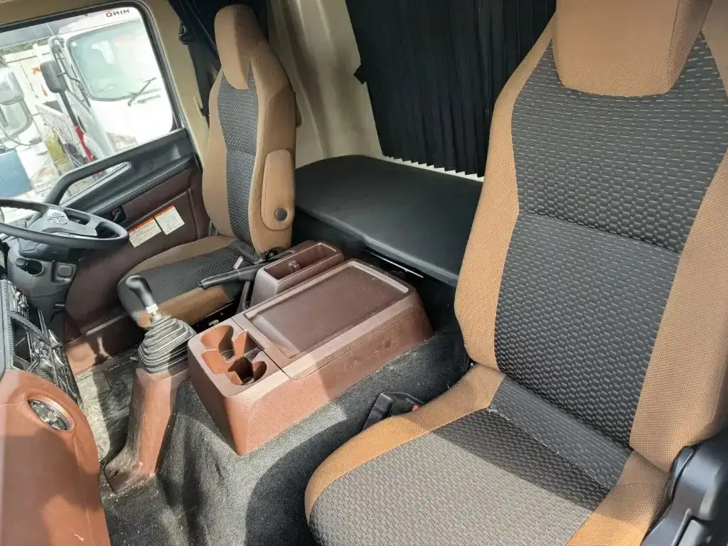 日野 レンジャー 中型/増トン ウイング パワーゲート ベッドの中古トラック画像12