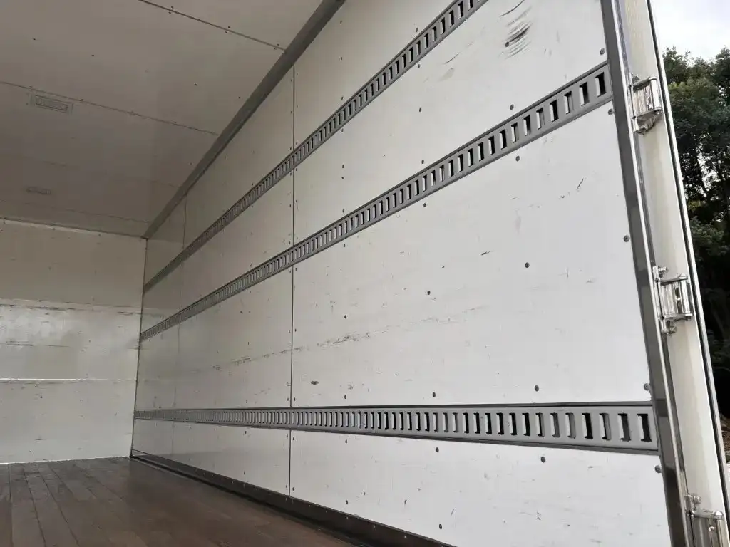 日野 レンジャー 中型/増トン アルミバン エアサス サイドドアの中古トラック画像9