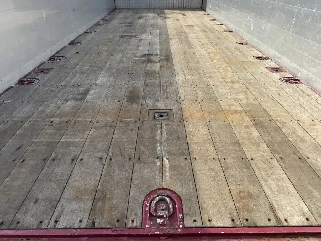 いすゞ フォワード 中型/増トン 平ボディ アルミブロック エアサスの中古トラック画像8