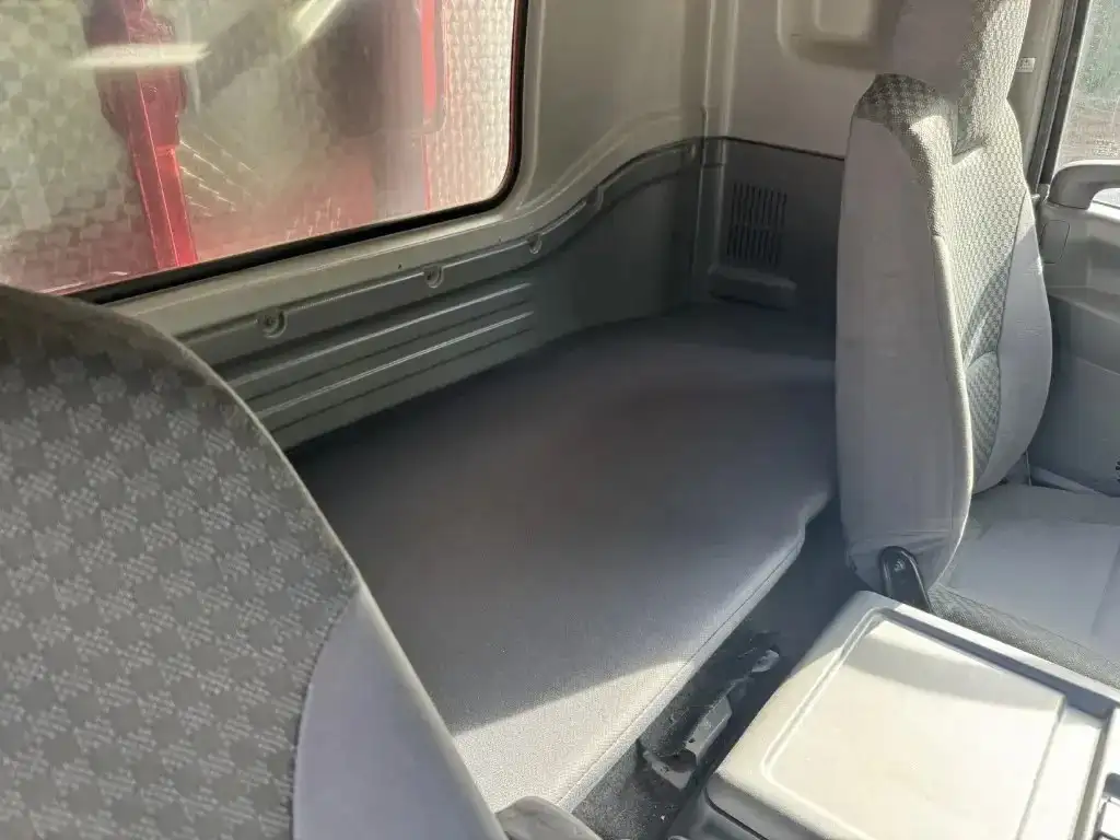 いすゞ フォワード 中型/増トン 平ボディ アルミブロック エアサスの中古トラック画像13