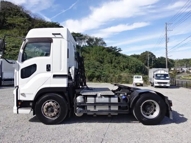 いすゞ ギガ 大型 トラクター ハイルーフ 1デフの中古トラック画像7