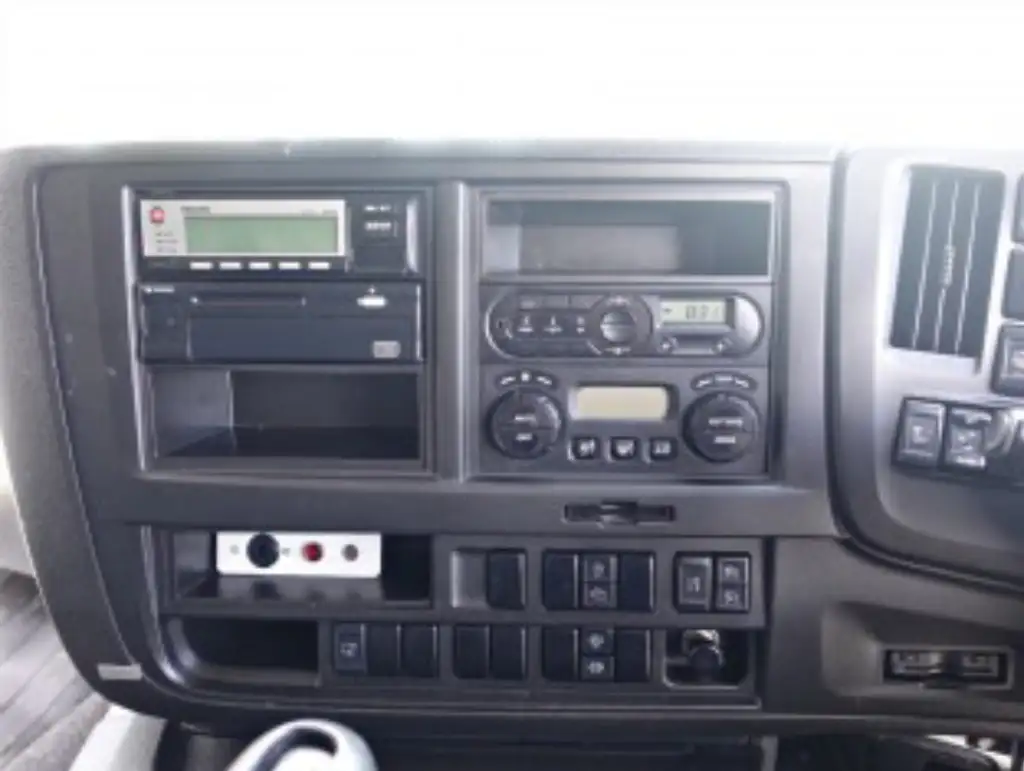 いすゞ ギガ 大型 トラクター ハイルーフ 1デフの中古トラック画像16