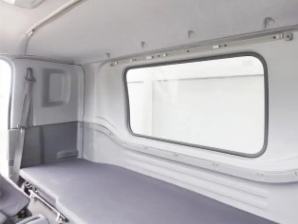 いすゞ フォワード 中型/増トン ウイング エアサス ベッドの中古トラック画像13