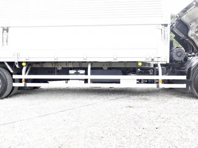 いすゞ フォワード 中型/増トン ウイング エアサス ベッドの中古トラック画像15