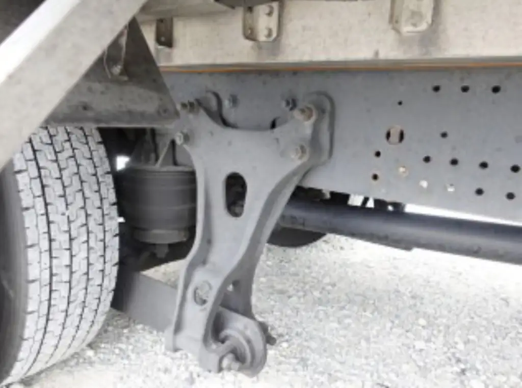 いすゞ フォワード 中型/増トン ウイング エアサス ベッドの中古トラック画像像17