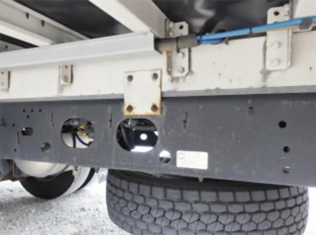 いすゞ フォワード 中型/増トン ウイング エアサス ベッドの中古トラック画像16