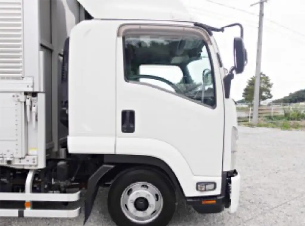 いすゞ フォワード 中型/増トン ウイング エアサス ベッドの中古トラック画像8