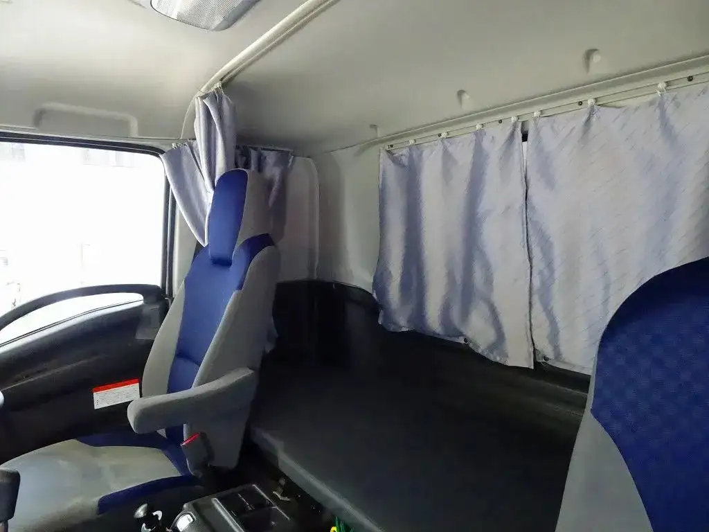 いすゞ フォワード 中型/増トン ウイング エアサス ベッドの中古トラック画像12