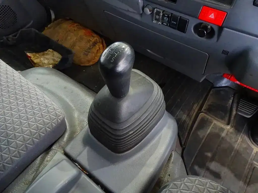 いすゞ エルフ 小型 アルミバン 3枚観音 2RG-NPS88ANの中古トラック画像14