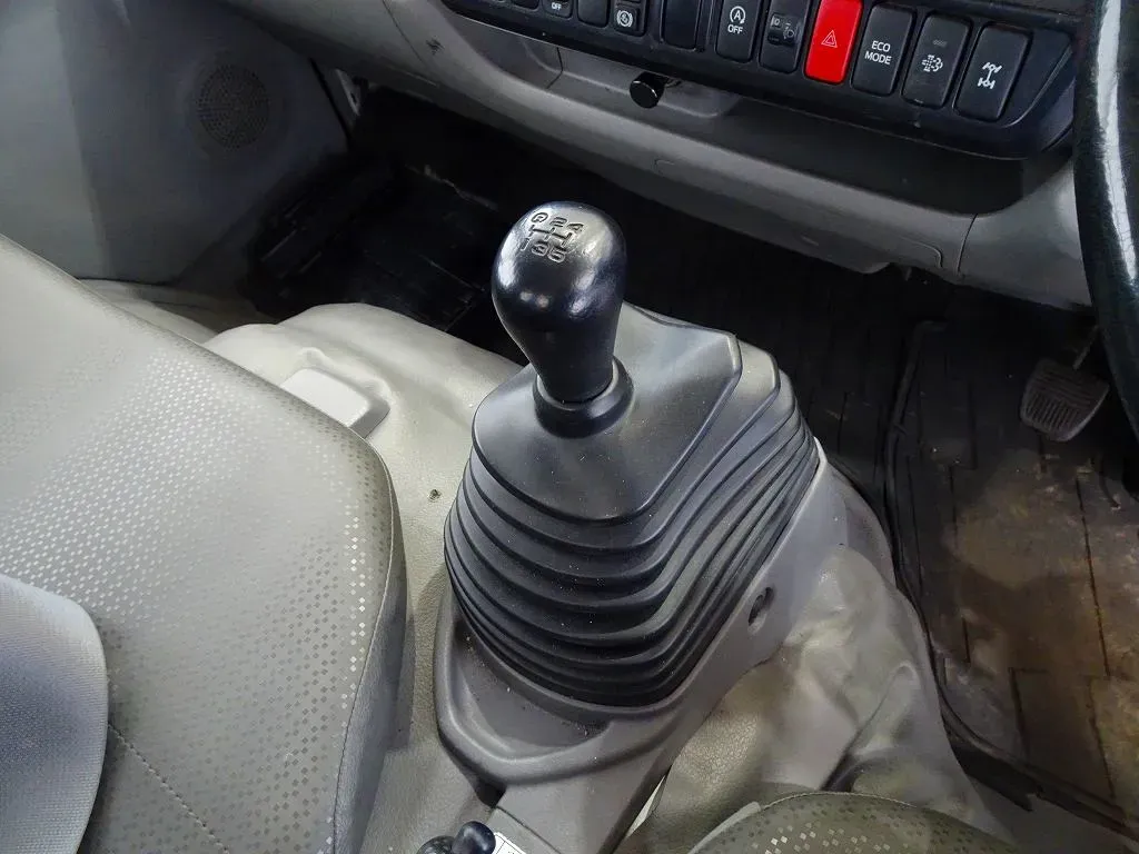 日野 デュトロ 小型 クレーン付 4段 ラジコンの中古トラック画像15