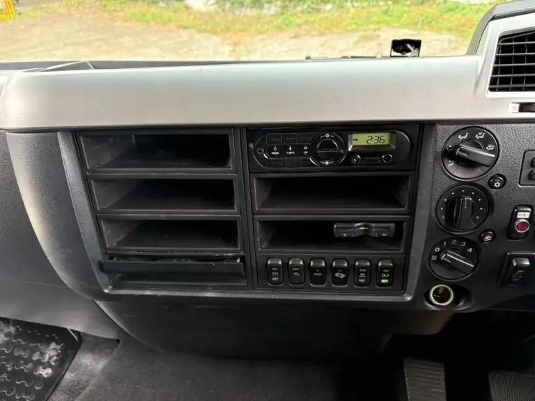 三菱 ファイター 中型/増トン ウイング パワーゲート ベッドの中古トラック画像12