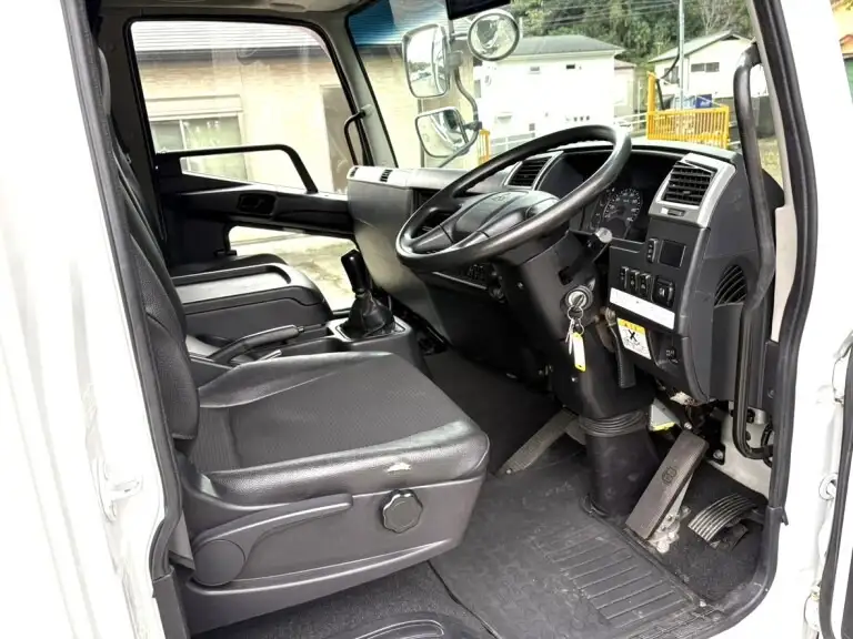 三菱 ファイター 中型/増トン ウイング パワーゲート ベッドの中古トラック画像11