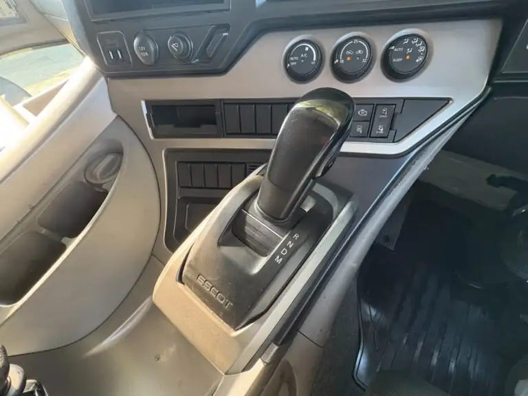 日産UD クオン 大型 ウイング ハイルーフ エアサスの中古トラック画像14