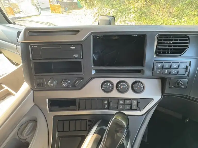 日産UD クオン 大型 ウイング ハイルーフ エアサスの中古トラック画像13