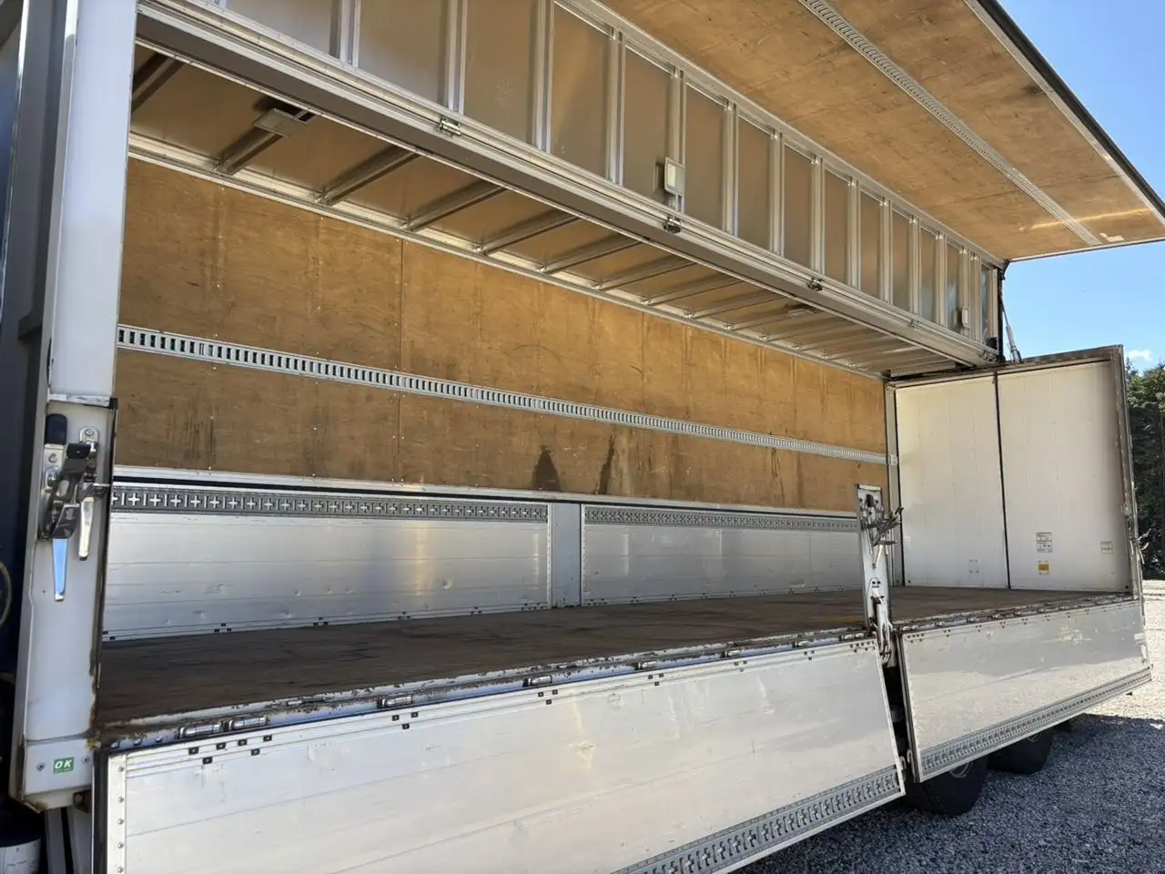 日産UD クオン 大型 ウイング ハイルーフ エアサスの中古トラック画像9