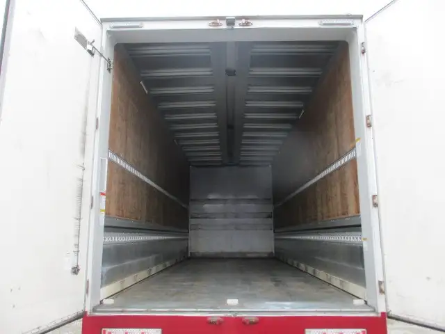 日野 レンジャー 中型/増トン ウイング 床鉄板 ベッドの中古トラック画像8