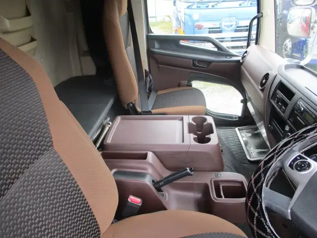 日野 レンジャー 中型/増トン ウイング 床鉄板 ベッドの中古トラック画像12