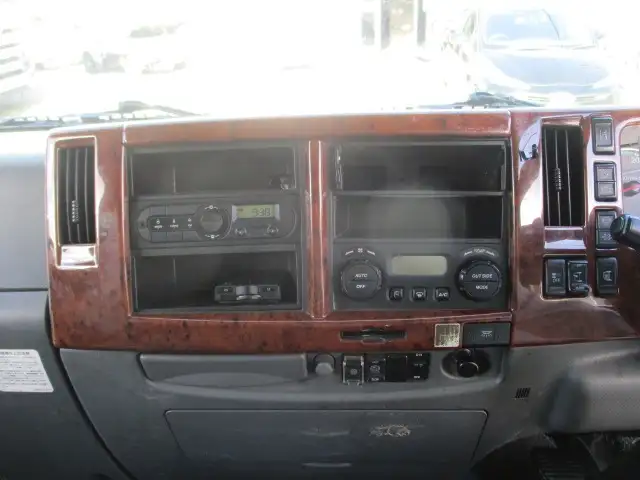 いすゞ フォワード 中型/増トン 平ボディ アルミブロック エアサスの中古トラック画像15