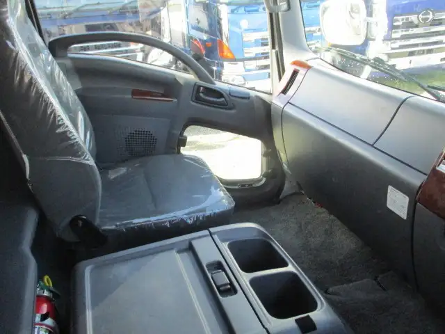 いすゞ フォワード 中型/増トン 平ボディ アルミブロック エアサスの中古トラック画像14