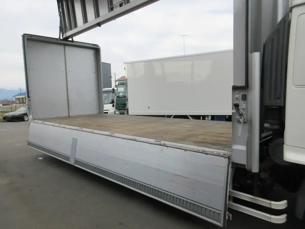 日野 レンジャー 中型/増トン ウイング エアサス ベッドの中古トラック画像6