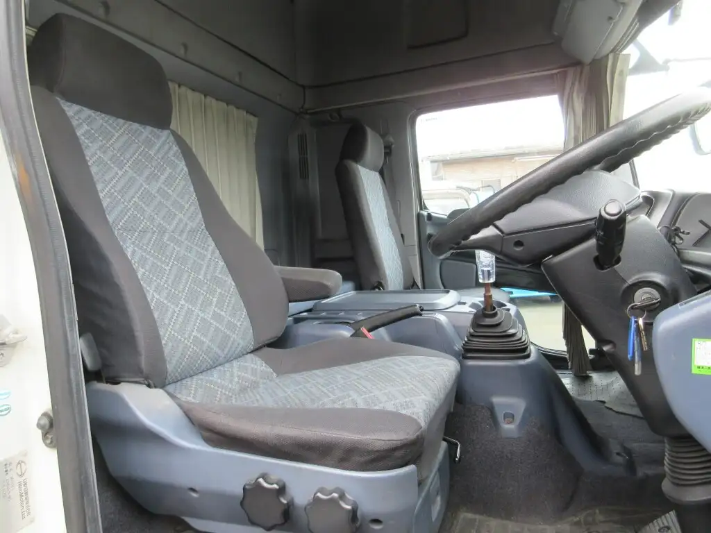 日野 レンジャー 中型/増トン ウイング エアサス ベッドの中古トラック画像11