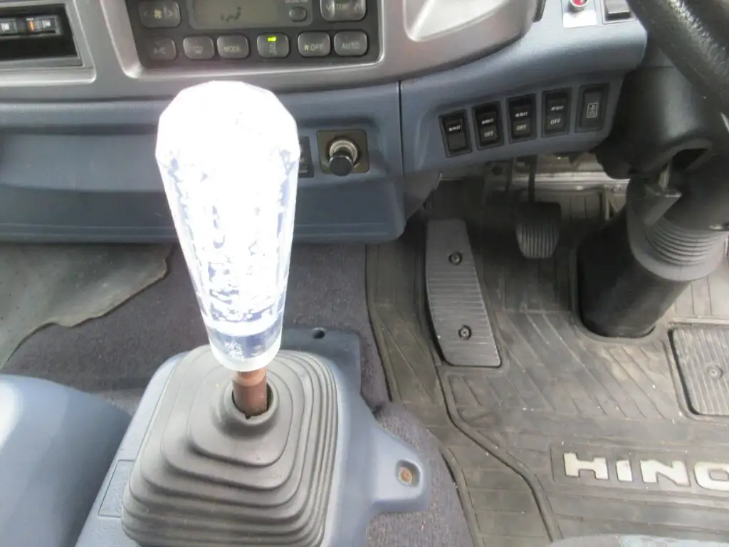 日野 レンジャー 中型/増トン ウイング エアサス ベッドの中古トラック画像13