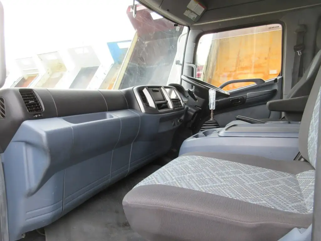 日野 レンジャー 中型/増トン ウイング エアサス ベッドの中古トラック画像12