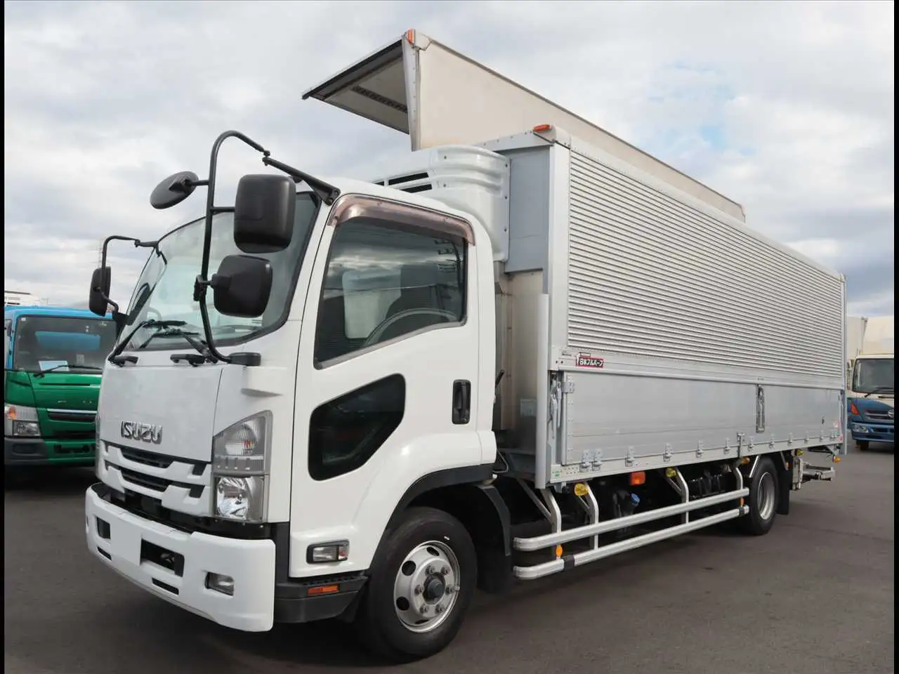 いすゞ フォワード 中型/増トン 冷凍冷蔵 冷凍ウイング 低温 の中古トラック【車両No.200929】