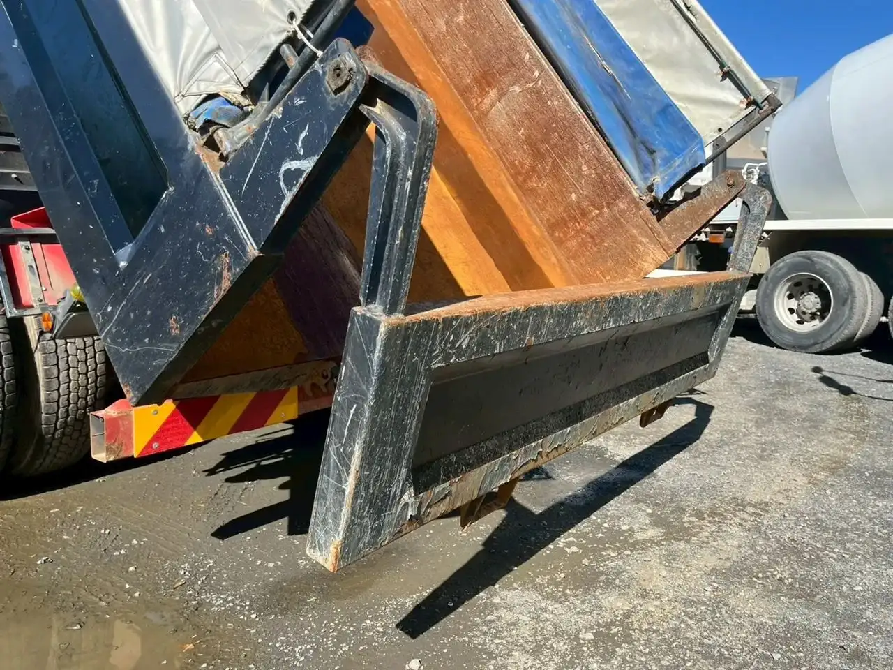 いすゞ ギガ 大型 ダンプ コボレーン ベッドの中古トラック画像8