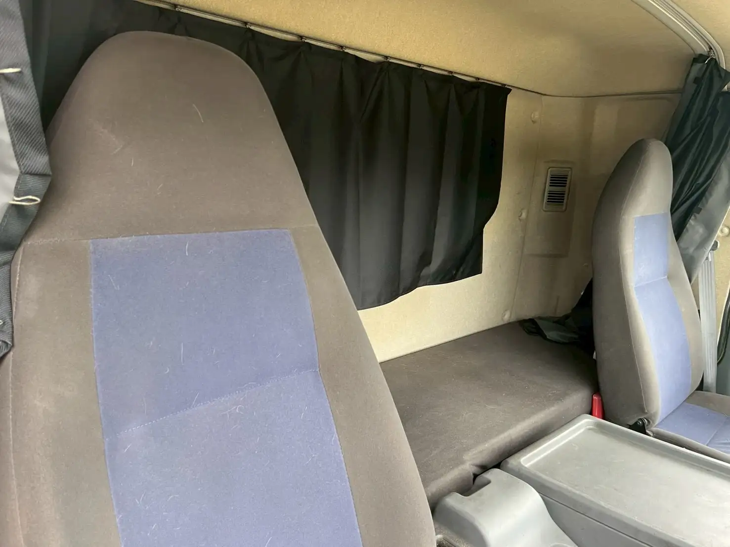 三菱 ファイター 中型/増トン ウイング パワーゲート ベッドの中古トラック画像11