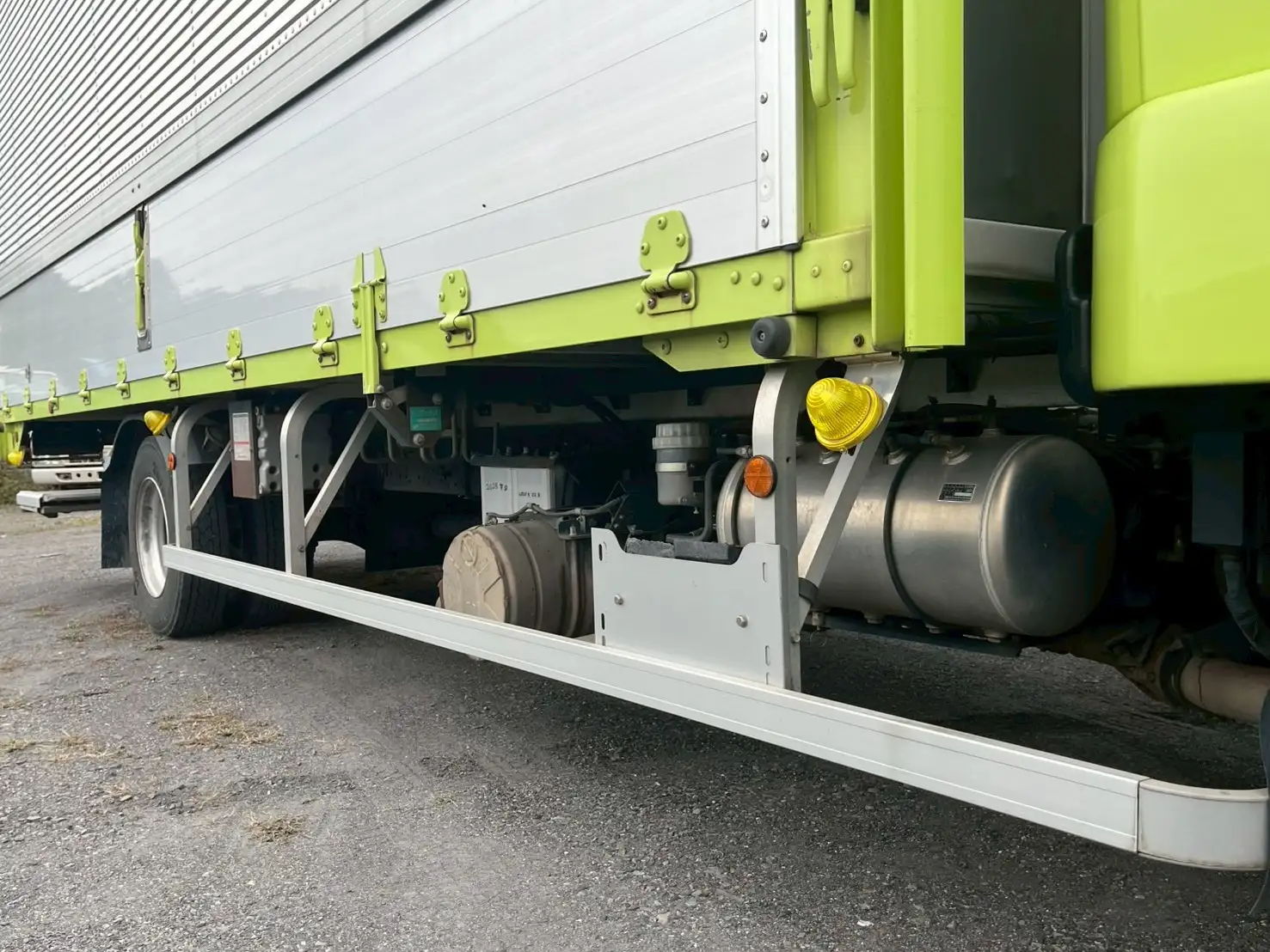 三菱 ファイター 中型/増トン ウイング パワーゲート ベッドの中古トラック画像像17