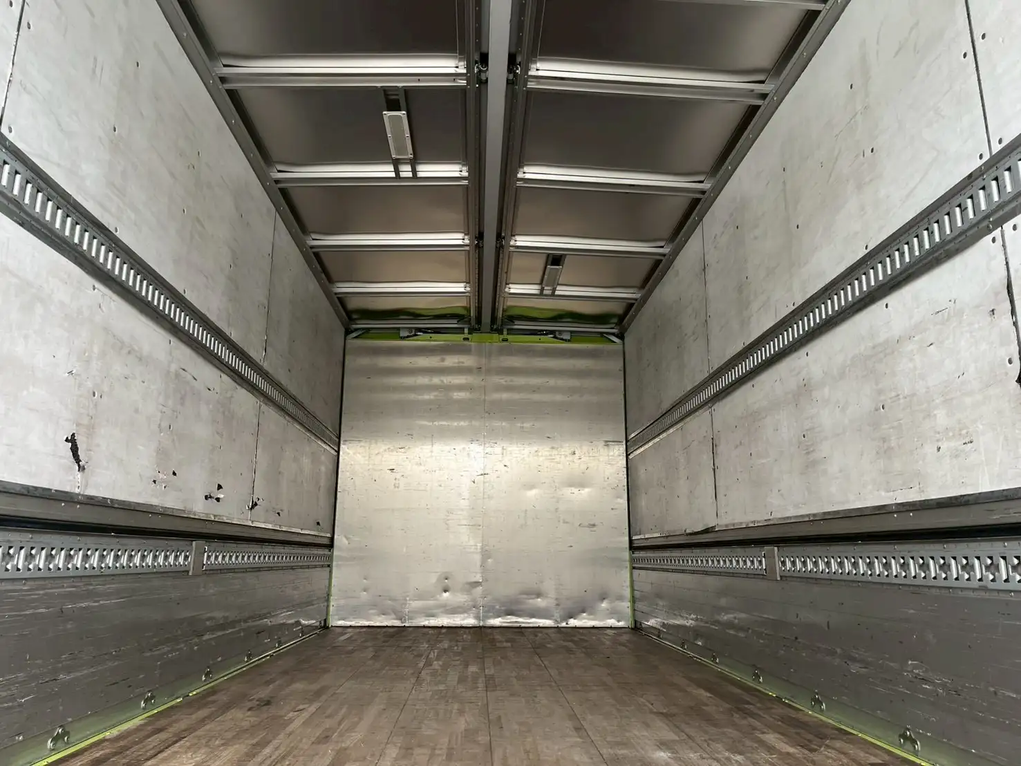 三菱 ファイター 中型/増トン ウイング パワーゲート ベッドの中古トラック画像5