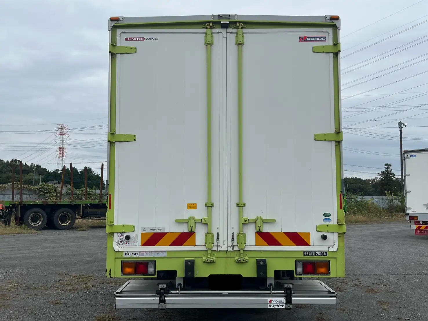 三菱 ファイター 中型/増トン ウイング パワーゲート ベッドの中古トラック画像4