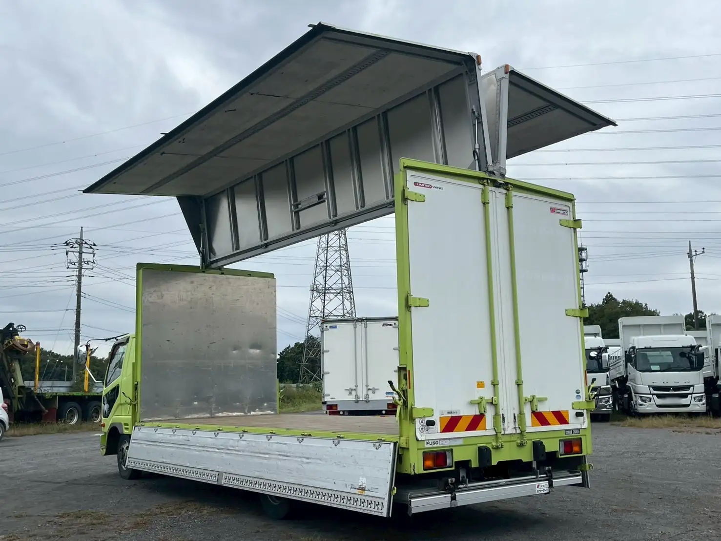 三菱 ファイター 中型/増トン ウイング パワーゲート ベッドの中古トラック画像8