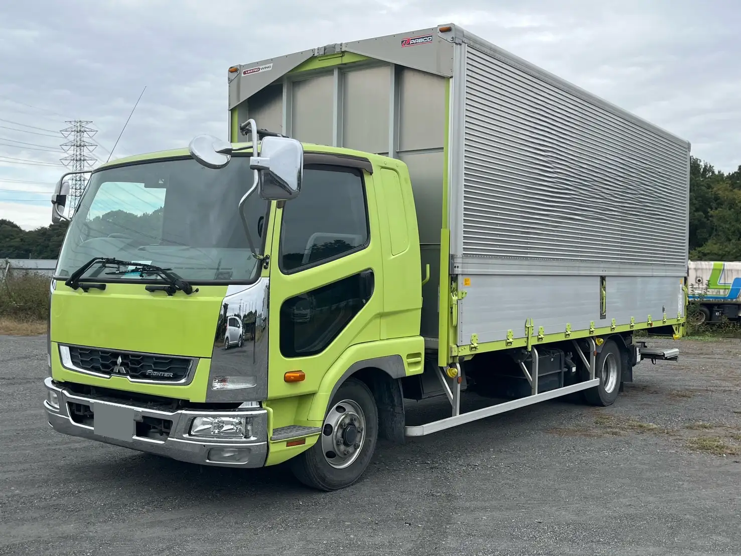 三菱 ファイター 中型/増トン ウイング パワーゲート ベッド の中古トラック【車両No.200783】