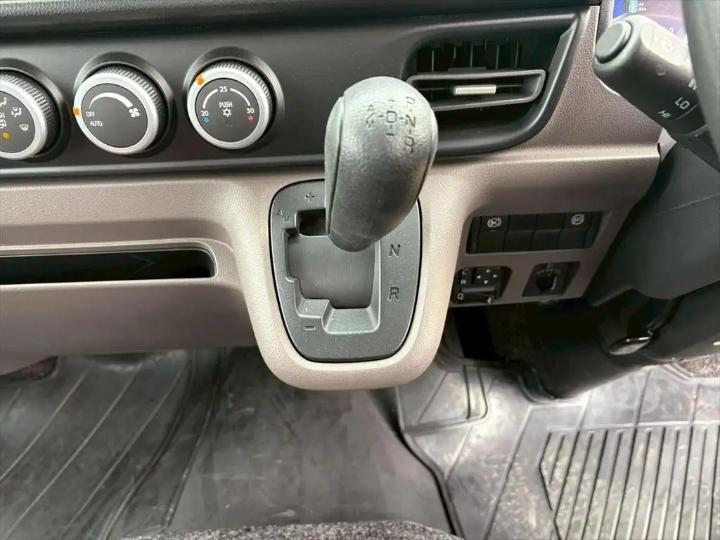 三菱 キャンター 小型 平ボディ パワーゲート 床鉄板の中古トラック画像15