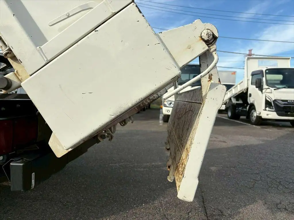 いすゞ エルフ 小型 ダンプ 2RG-NKR88AT R5の中古トラック画像10