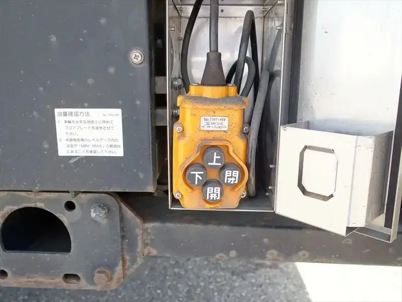 いすゞ フォワード 中型/増トン ウイング パワーゲート エアサスの中古トラック画像9