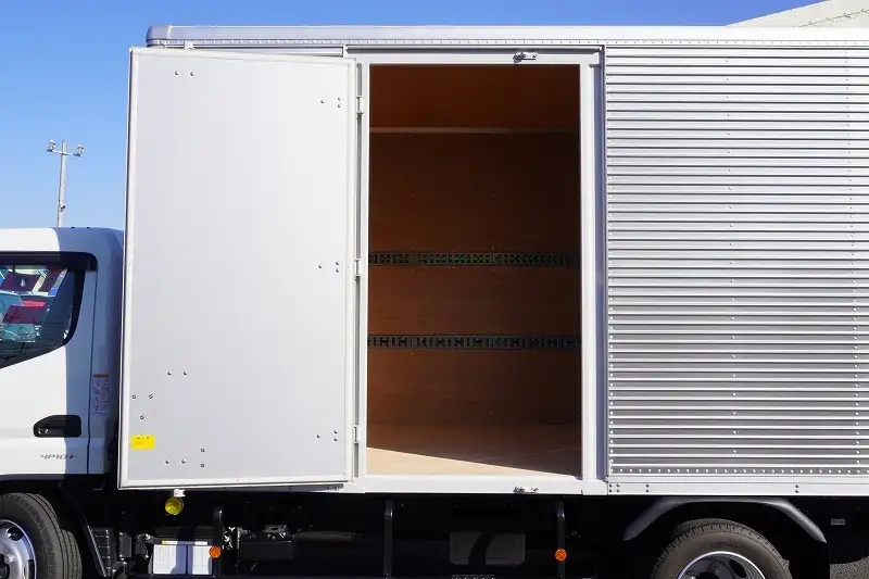 三菱 キャンター 小型 アルミバン サイドドア 2RG-FEAV0の中古トラック画像9