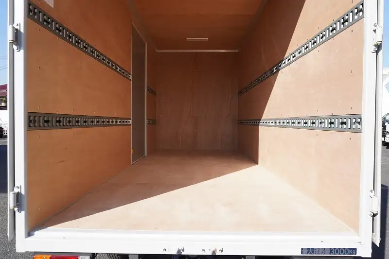 三菱 キャンター 小型 アルミバン サイドドア 2RG-FEAV0の中古トラック画像4