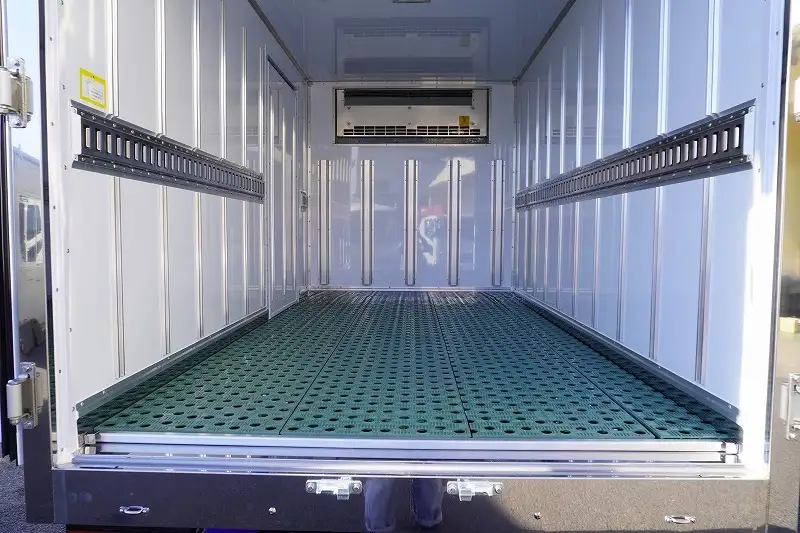 三菱 キャンター 小型 冷凍冷蔵 低温 床ステンの中古トラック画像4