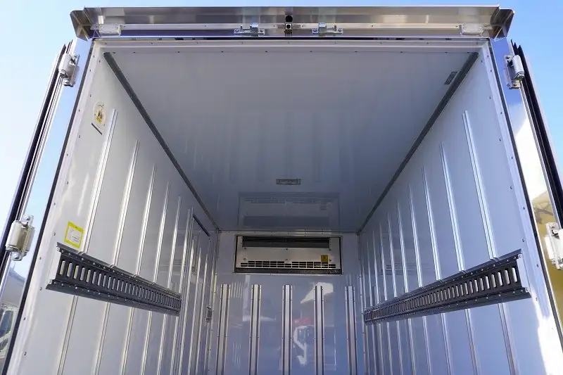 三菱 キャンター 小型 冷凍冷蔵 低温 床ステンの中古トラック画像5