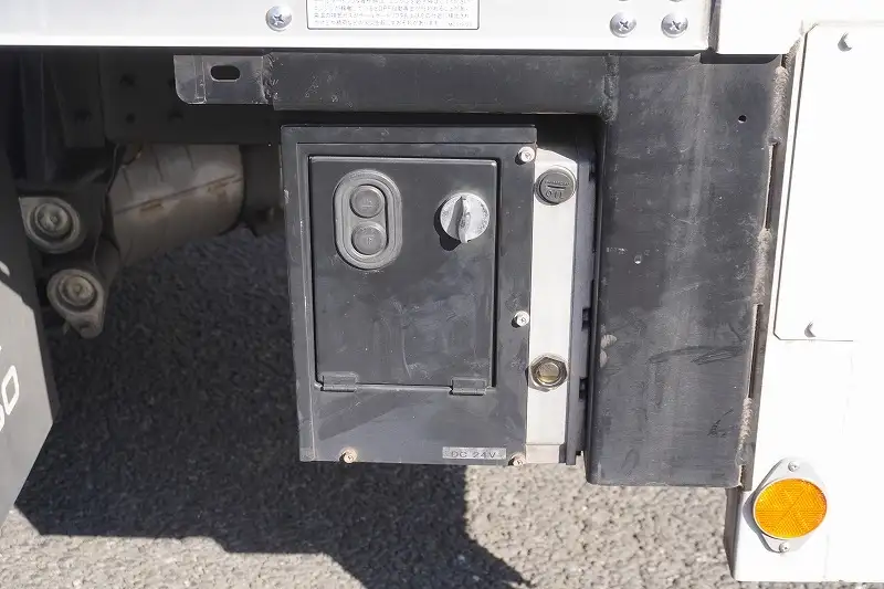 三菱 キャンター 小型 アルミバン パワーゲート 2RG-FBA20の中古トラック画像16
