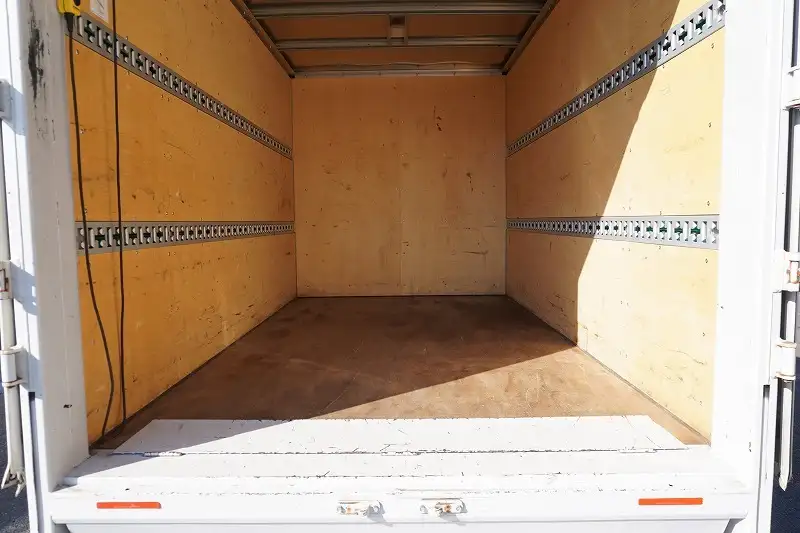 三菱 キャンター 小型 アルミバン パワーゲート 2RG-FBA20の中古トラック画像4