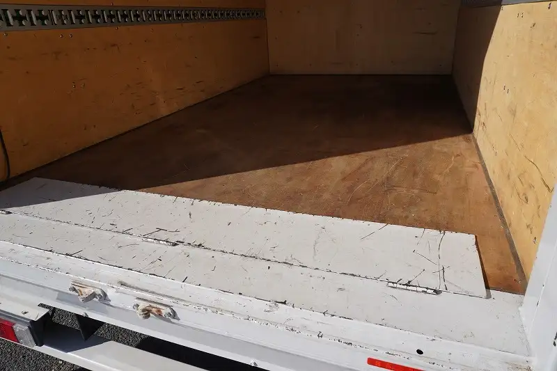 三菱 キャンター 小型 アルミバン パワーゲート 2RG-FBA20の中古トラック画像6