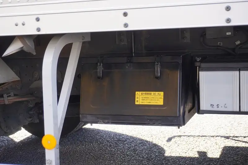 いすゞ フォワード 中型/増トン アルミバン パワーゲート 2RG-FRR90S2の中古トラック画像15