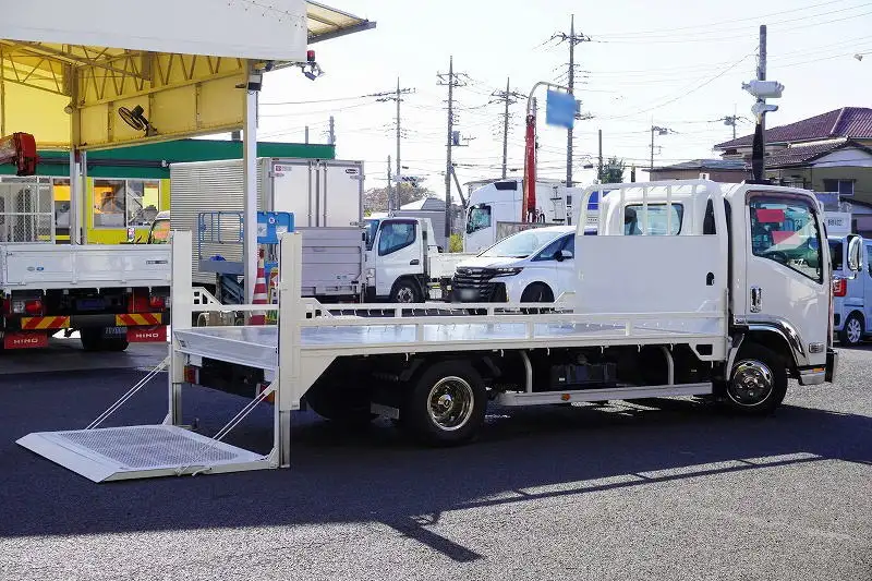 いすゞ エルフ 小型 車両重機運搬 TRG-NPR85AR H27の中古トラック画像4