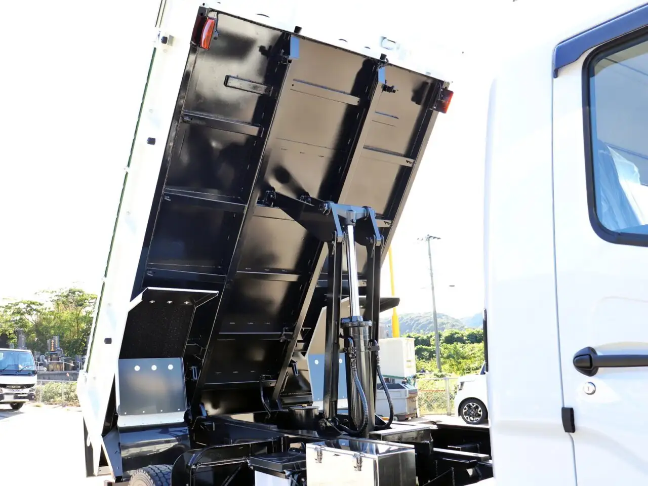 三菱 ファイター 中型/増トン ダンプ コボレーン 2KG-FK72FZの中古トラック画像16