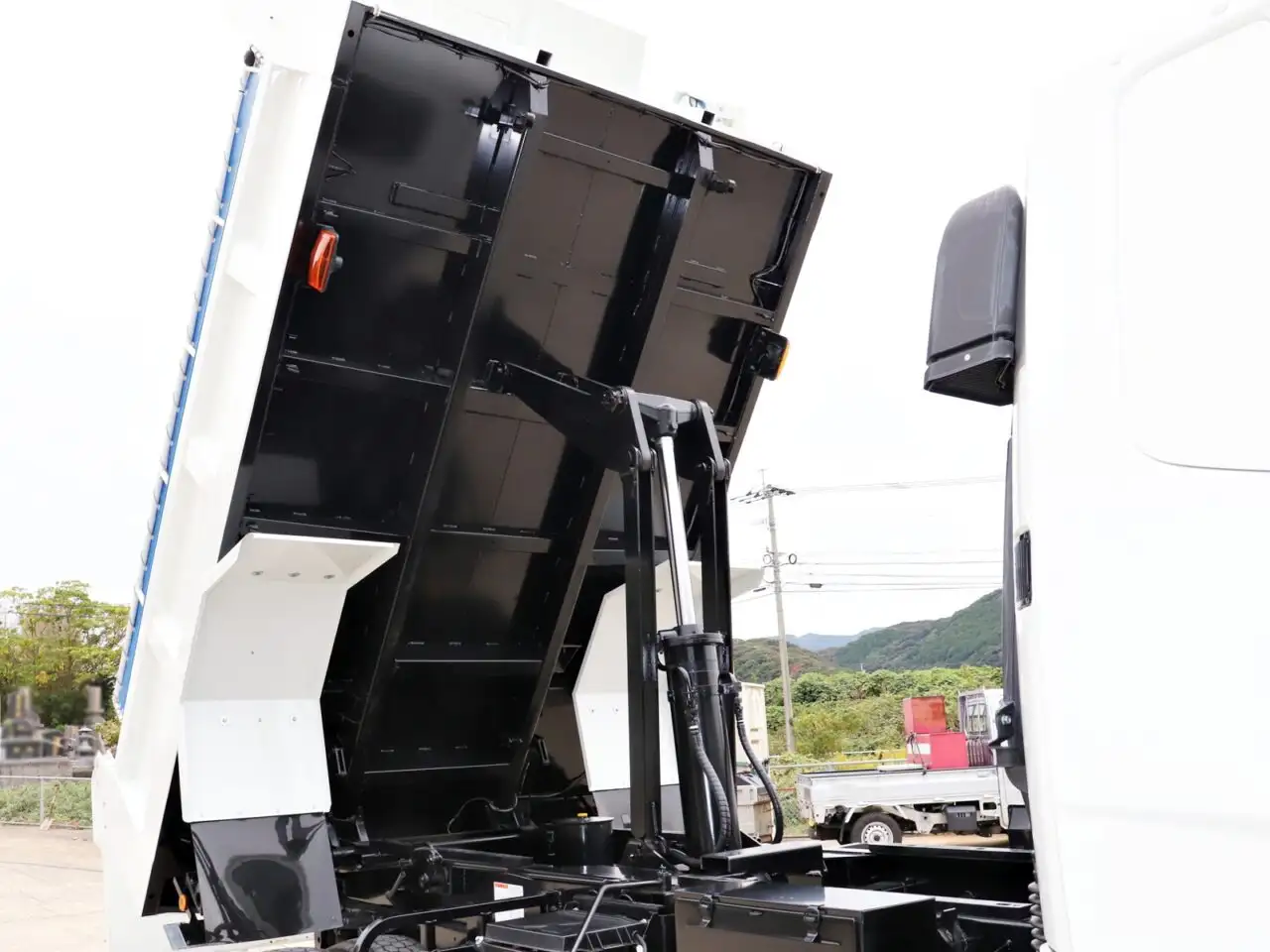 三菱 ファイター 中型/増トン ダンプ コボレーン ベッドの中古トラック画像16