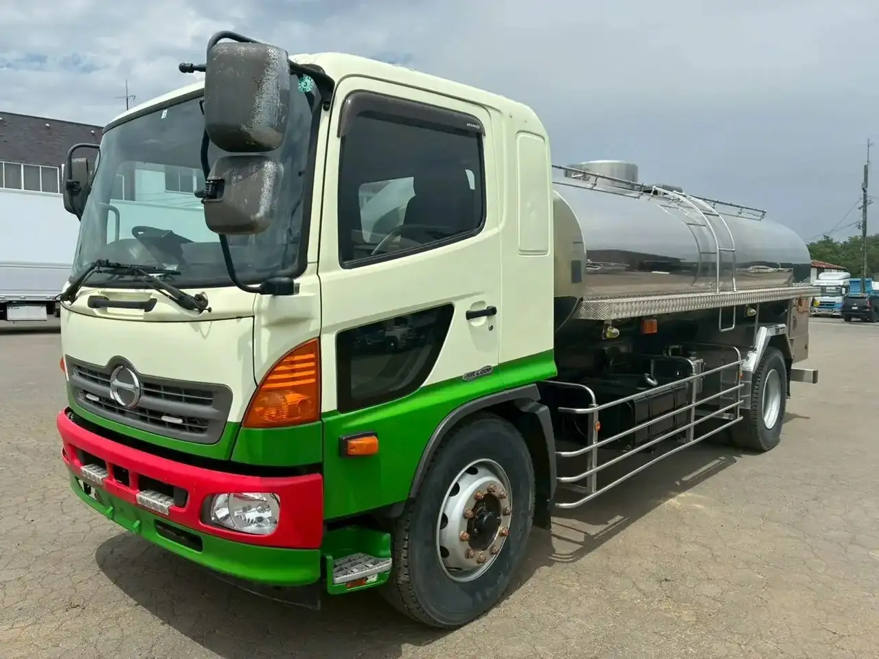 日野 レンジャー 中型/増トン タンク車 ローリー LDG-FG8JKAA の中古トラック【車両No.200938】